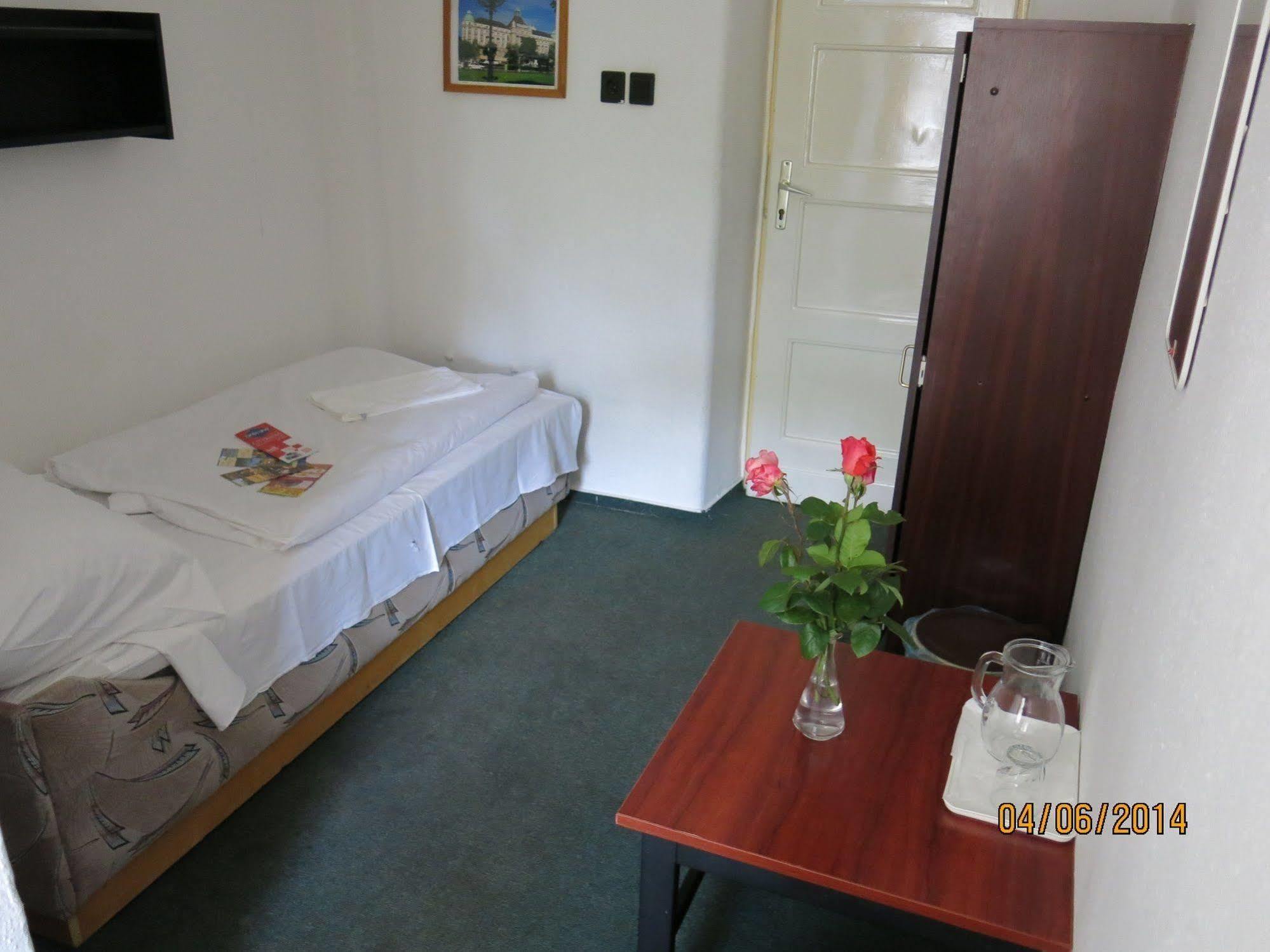Dominik Panzio Bed & Breakfast Budapeşte Dış mekan fotoğraf